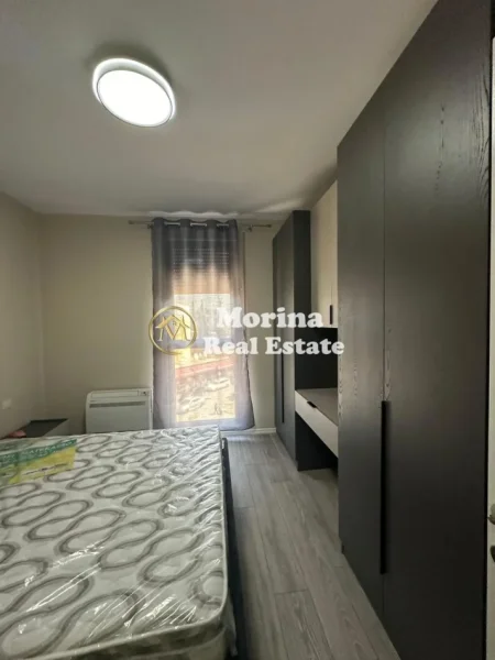 Tirane, jepet me qera apartament 2+1 Kati 3, 110 m² 750 € (Xhamllik)