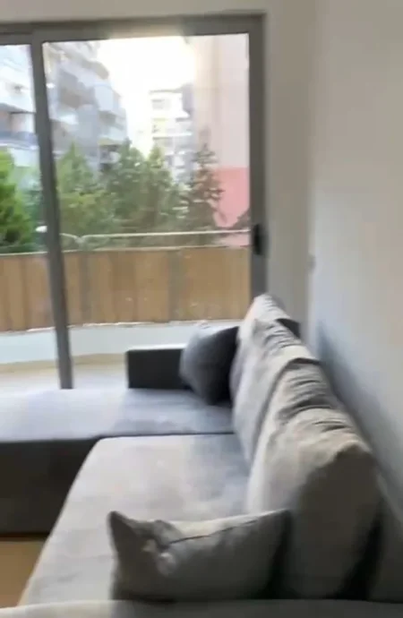 Tirane, jepet me qera apartament 1+1 Kati 2, 72 m² 330 € (Yzberisht)