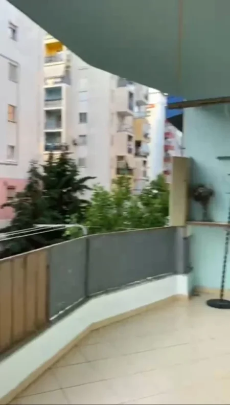 Tirane, jepet me qera apartament 1+1 Kati 2, 72 m² 330 € (Yzberisht)
