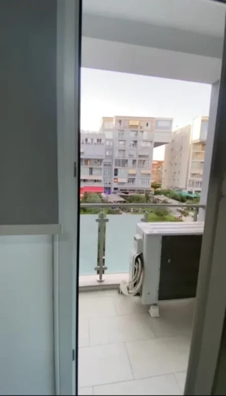 Tirane, jepet me qera ambjent biznesi Kati 2, 102 m² 1.200 € (Komuna e Parisit)