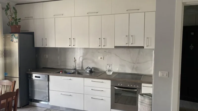Tirane, jepet me qera apartament 1+1 Kati 4, 75 m² 500 € (Don Bosko)