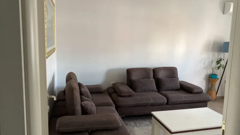 Tirane, jepet me qera apartament 1+1 Kati 4, 75 m² 500 € (Don Bosko)