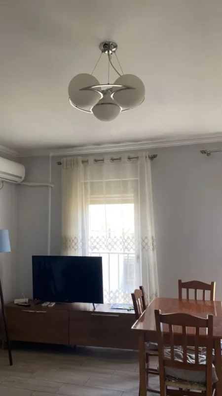 Tirane, jepet me qera apartament 1+1 Kati 4, 75 m² 500 € (Don Bosko)