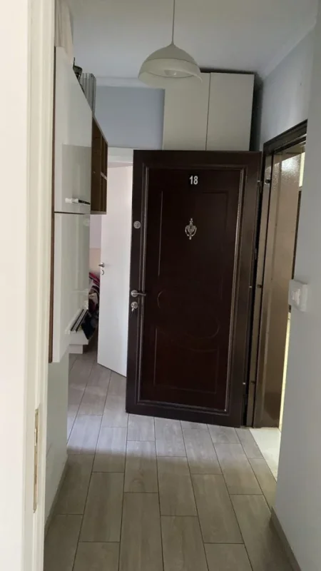 Tirane, jepet me qera apartament 1+1 Kati 4, 75 m² 500 € (Don Bosko)