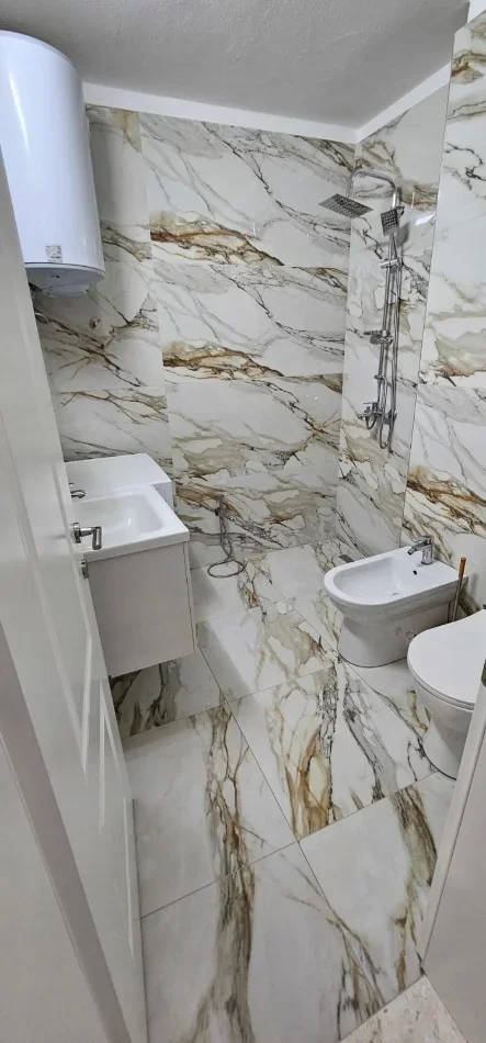 Tirane, jepet me qera apartament 1+1 Kati 4, 60 m² 500 € (Shkolla Mihal Grameno ne Ali Dem)