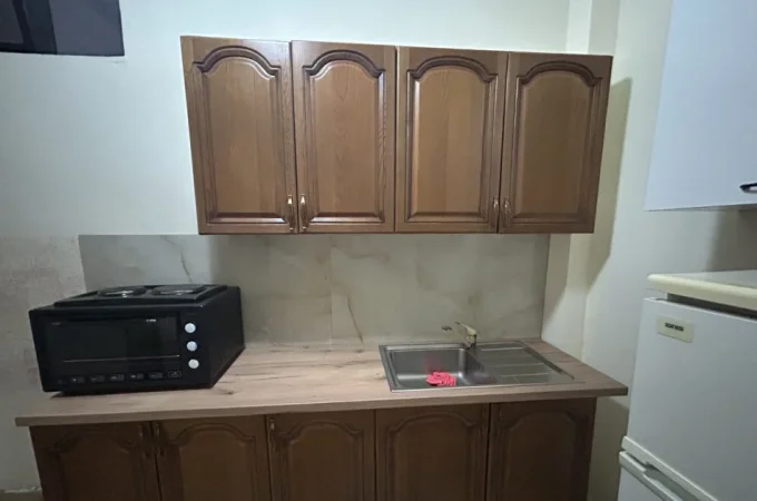 Tirane, jepet me qera apartament 1+1 Kati 1, 42 m² 350 € (Siri Kodra)