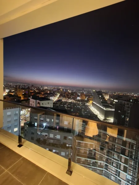 Tirane, jepet me qera apartament 1+1+Ballkon Kati 11, 76 m² 550 € (Rruga e Dibres)