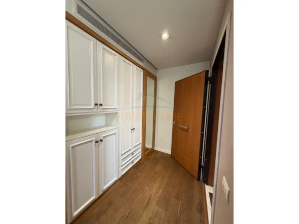 Tirane, jepet me qera apartament 3+1+Ballkon Kati 7, 120 m² 1.500 € (Delijorgji)