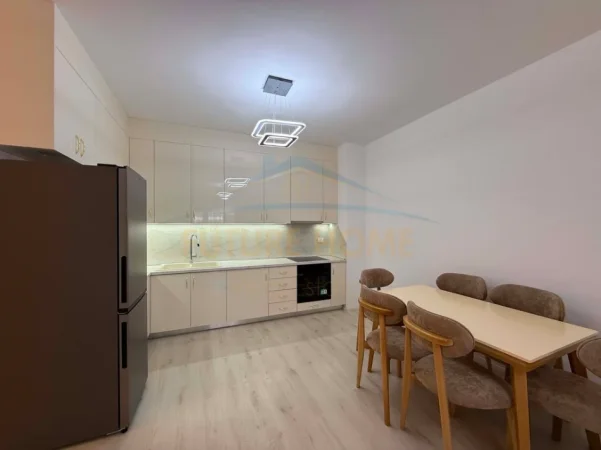 Tirane, jepet me qera apartament 2+1+Ballkon Kati 2, 108 m² 700 € (Unaza e Re)