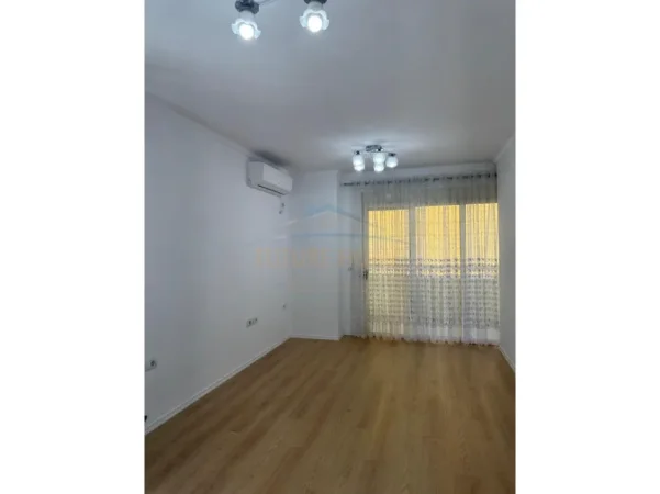 Tirane, shitet apartament 2+1+Aneks Kati 1, 88 m² 135.000 € (Fresku)
