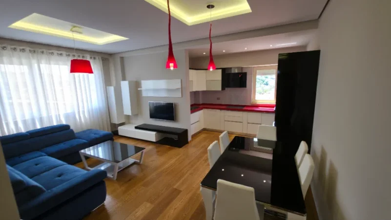 Tirane, shitet 2+1+Ballkon Kati 4, 96 m² (Rruga peti)