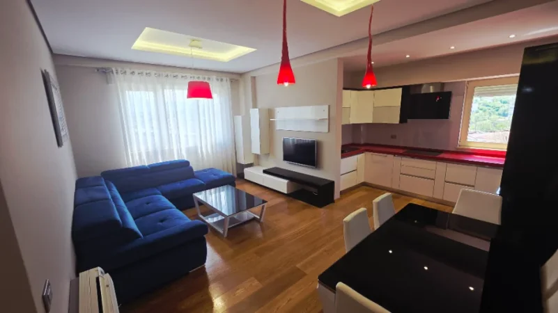 Tirane, shitet 2+1+Ballkon Kati 4, 96 m² (Rruga peti)
