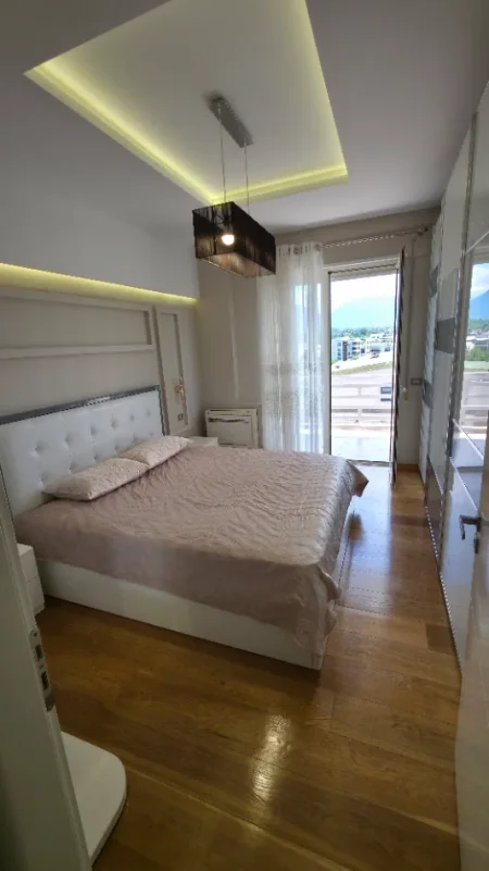 Tirane, shitet 2+1+Ballkon Kati 4, 96 m² (Rruga peti)
