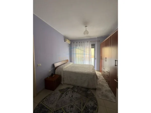 Tirane, jepet me qera apartament 2+1+Ballkon Kati 7, 82 m² 600 € (Unaza e Re)