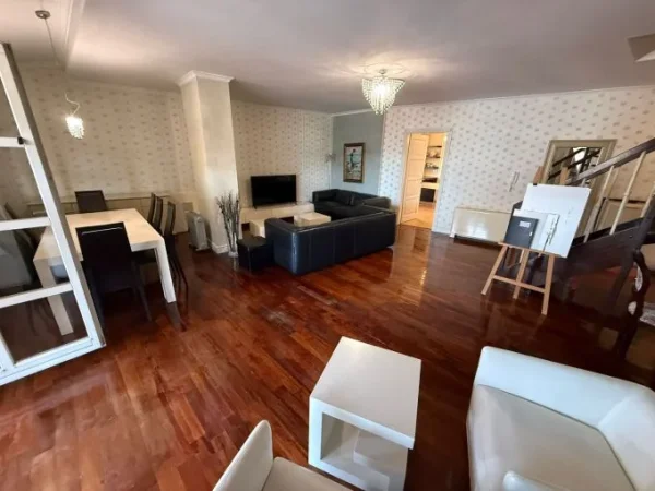 Tirane, shitet apartament 3+1+Aneks+Ballkon , 226 m² 540.000 € (rruga myslym shyri)