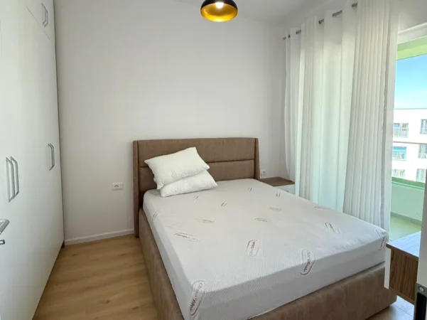 Tirane, jepet me qera apartament 1+1+Ballkon Kati 7, 65 m² 450 € 