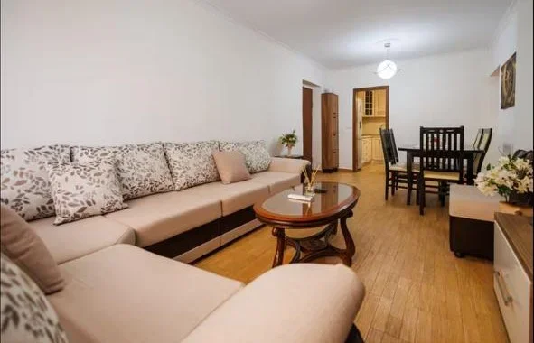 Tirane, jepet me qera apartament 4+1+Aneks+Ballkon , 160 m² 1.200 € (zogu i zi)