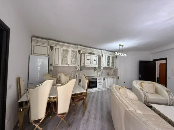 Tirane, jepet me qera apartament 2+1+Ballkon Kati 3, 90 m² 550 € (Grand Gallery)