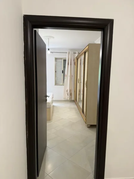 Tirane, jepet me qera apartament 2+1+Ballkon Kati 3, 90 m² 550 € (Grand Gallery)