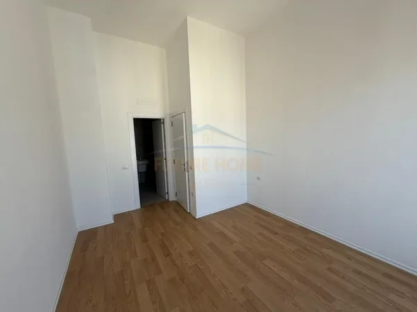 Tirane, shitet apartament 3+1+Aneks+Ballkon Kati 13, 132 m² 380.000 € (RRUGA E BARRIKADAVE)