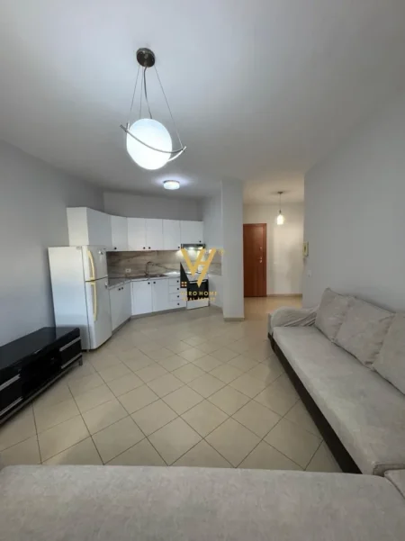Tirane, jepet me qera apartament 1+1+Ballkon Kati 5, 75 m² 520 € (DON BOSKO)