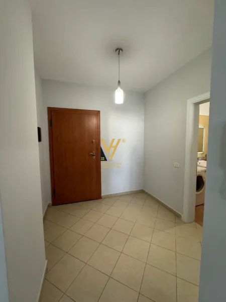 Tirane, jepet me qera apartament 1+1+Ballkon Kati 5, 75 m² 520 € (DON BOSKO)