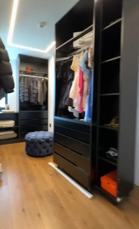 Tirane, jepet me qera Vile Kati 4, 420 m² 5.000 € (Liqeni i Farkës)