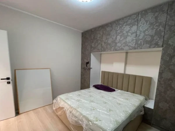 Tirane, jepet me qera apartament 1+1 Kati 5, 62 m² 650 € (ALI DEMI)