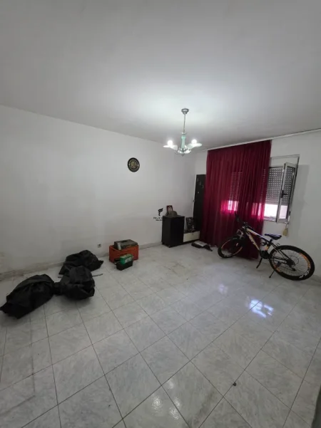 Tirane, shitet apartament 1+1 Kati 3, 63 m² 131.000 € (ISH PARKU)