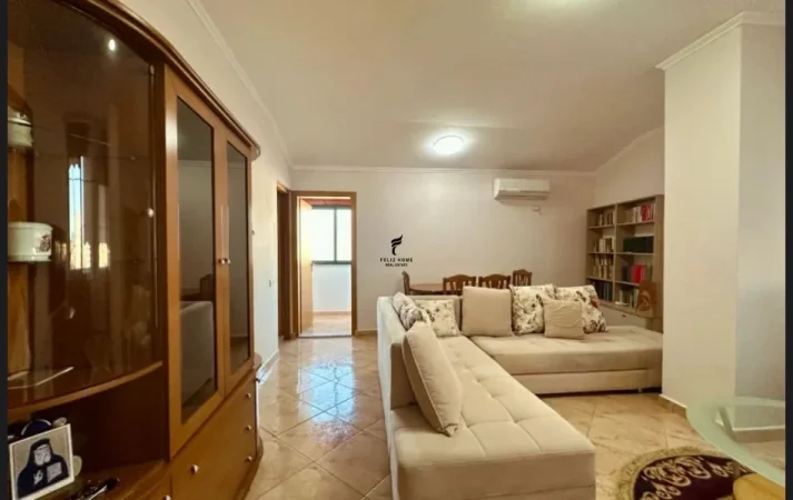 Tirane, jepet me qera apartament 2+1 Kati 5, 80 m² 800 € (SELVIA)