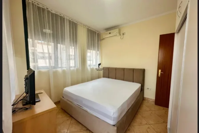 Tirane, jepet me qera apartament 2+1 Kati 5, 80 m² 800 € (SELVIA)