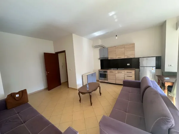 Tirane, jepet me qera apartament 1+1+Ballkon Kati 3, 75 m² 400 € (Jordan Misja)