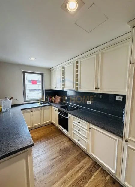Tirane, jepet me qera apartament 3+1 Kati 7, 120 m² 1.500 € (Kavajes)