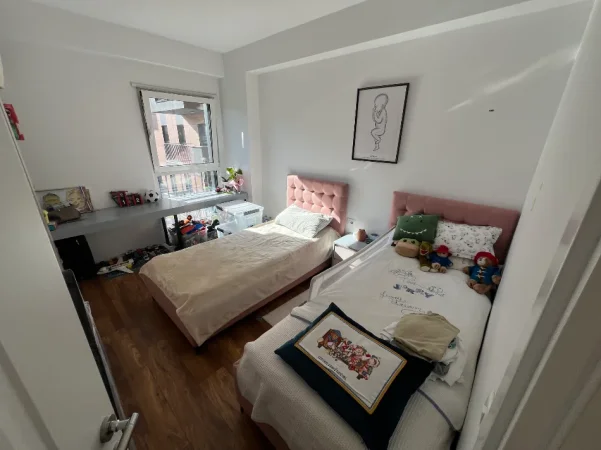 Tirane, jepet me qera apartament 2+1+Ballkon Kati 3, 128 m² 1.200 € (Parku Olimpik)