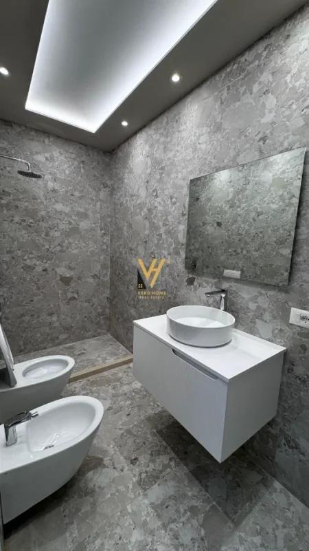 Tirane, shitet apartament 1+1+Ballkon Kati 2, 48 m² 115.000 € (MATERNITETI I RI)