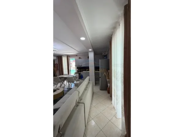 Tirane, shitet apartament 2+1 Kati 5, 144 m² 167.000 € (Fresk)