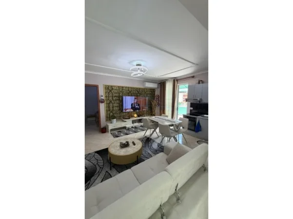 Tirane, shitet apartament 2+1 Kati 5, 144 m² 167.000 € (Fresk)