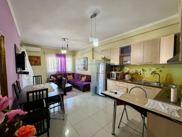 Tirane, jepet me qera apartament 2+1 Kati 5, 84 m² 550 € 