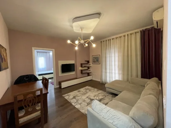 Tirane, jepet me qera apartament 1+1+Ballkon Kati 1, 70 m² 608 € (Liqeni thate)