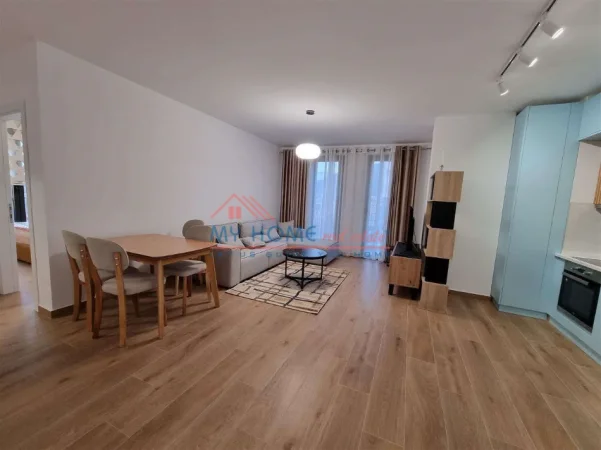 Tirane, jepet me qera apartament 2+1+Ballkon Kati 8, 100 m² 800 € (Rruga Kongresi i Manastirit)