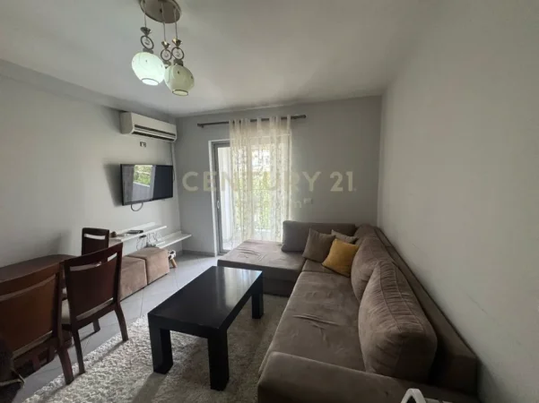 Tirane, jepet me qera 1+1 , 57 m² 450 € (Don Bosco)