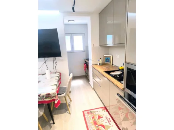 Tirane, shitet apartament 2+1 Kati 2, 78 m² 200.000 € (Brryli)