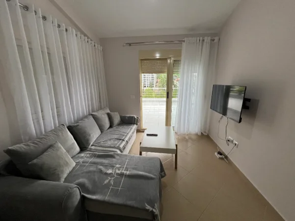 Tirane, jepet me qera apartament 1+1+Ballkon Kati 4, 80 m² 650 € (Kopshti Zoologjik)