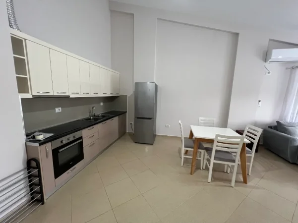 Tirane, jepet me qera apartament 1+1+Ballkon Kati 4, 80 m² 650 € (Kopshti Zoologjik)