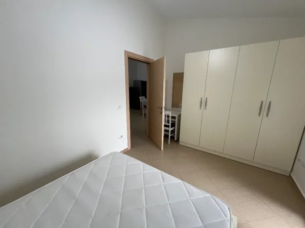 Tirane, jepet me qera apartament 1+1+Ballkon Kati 4, 80 m² 650 € (Kopshti Zoologjik)