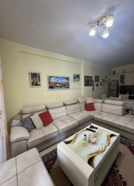 Tirane, jepet me qera apartament 2+1 Kati 7, 83 m² 600 € 