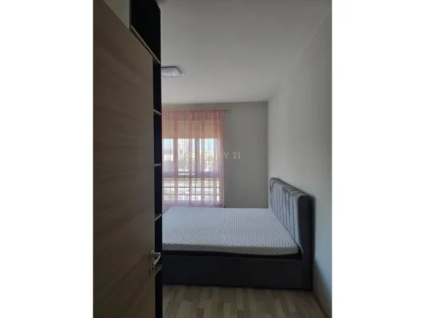 Tirane, jepet me qera apartament 2+1 Kati 4, 109 m² 700 € (Bulevardi i ri)