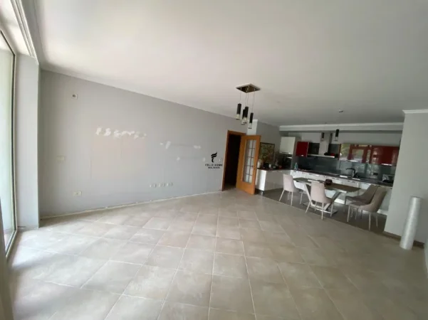 Tirane, jepet me qera zyre Kati 5, 80 m² 1.200 € (BLLOKU)