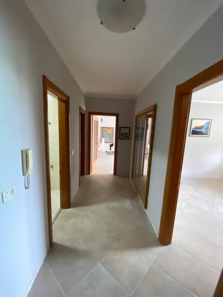 Tirane, jepet me qera zyre Kati 5, 80 m² 1.200 € (BLLOKU)