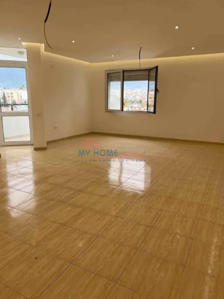 Tirane, jepet me qera zyre Kati 6, 190 m² 2.000 € (Rruga e Elbasanit)